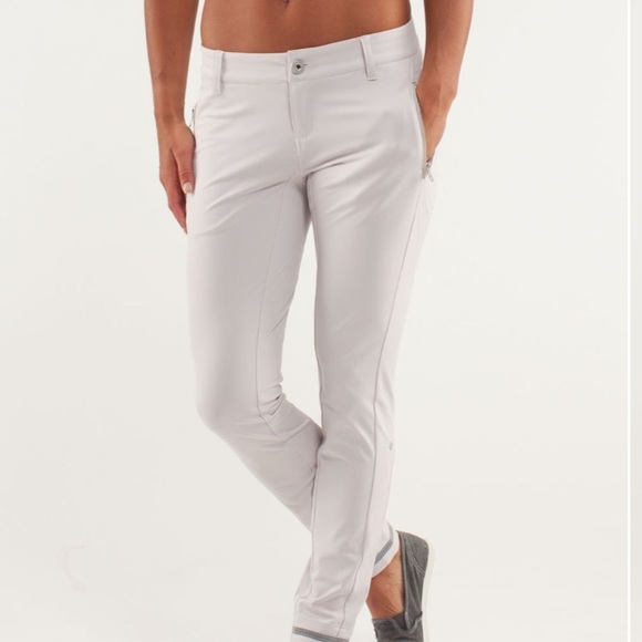 🌸Spring Sale 50% Off🌸 Lululemon Out & About Pant Dune - Picture 3 of 16